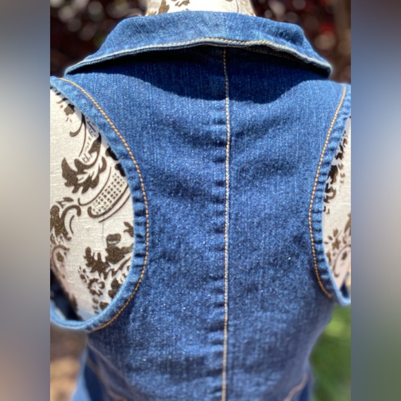 Y2K vest Size L. Measures medium. - Picture 4 of 8